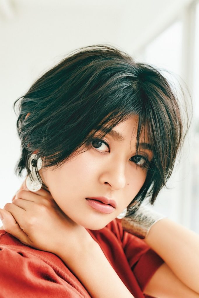 アラサーの モテショートヘア この2人のモデルが参考になりすぎる Glamjp グラム アラサーの モテショートヘア この2人のモデルが参考になりすぎる Glamjp グラム