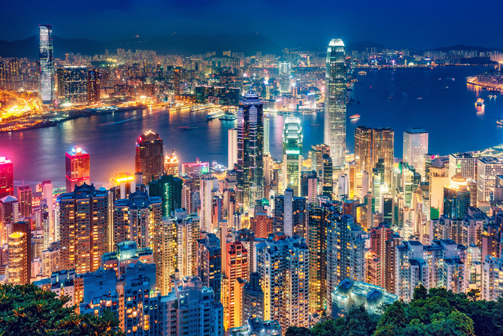Scenic view on Hong Kong island China by night | Glam(グラム)