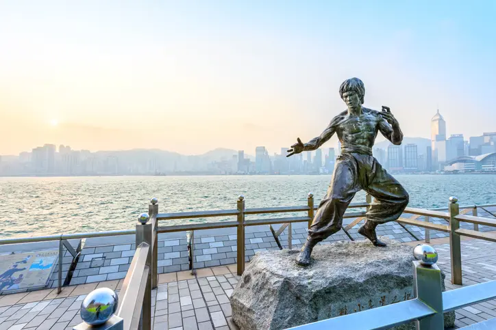 Bruce Lee statue | Glam(グラム)