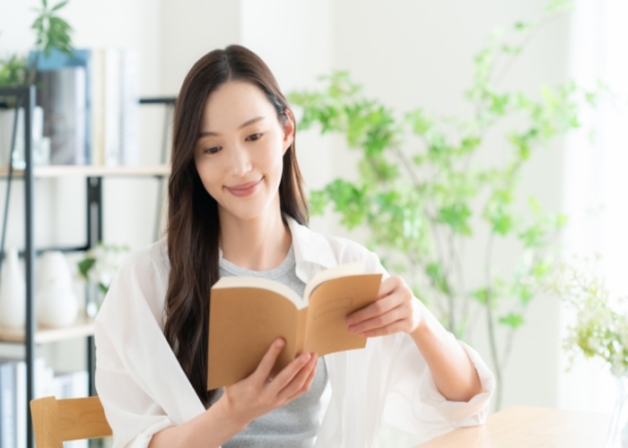 【40代女性】人生の深みを味わう一生に一度は読むべき本5選 | Glam(グラム) 【40代女性】人生の深みを味わう一生に一度は読むべき本5選