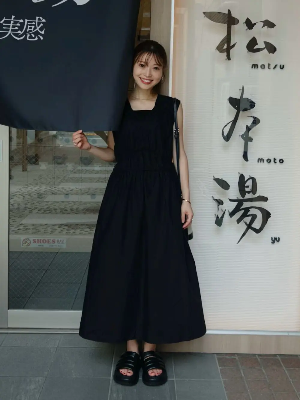 ユニクロのワンピースで魅せる！大人女子の夏にぴったりな高見え