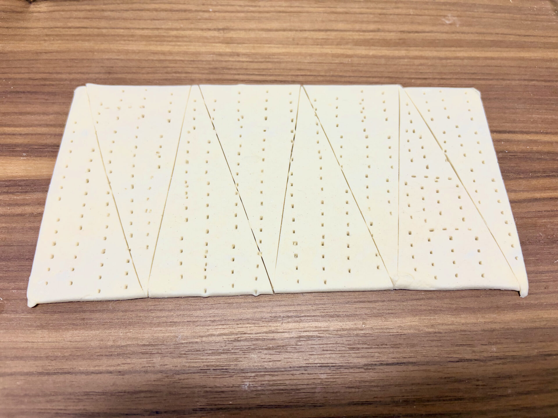 カットして穴あけ済みのパイシート