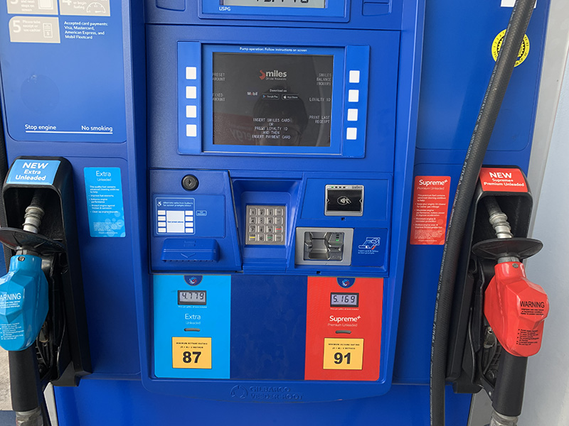 Mobil Upper Tumon Service Service Stationの給油機