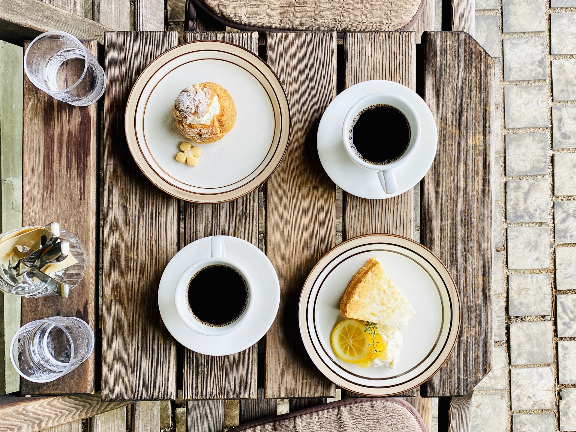 3902250_m | GLAM(グラム)|自分らしく生きる女性に、1日1GLAMを。 散策の合間に一息|心安らぐ休憩場所と参道のカフェ