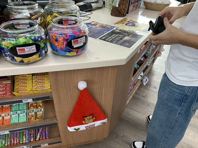 Mobil Upper Tumon Service Service Stationのレジ