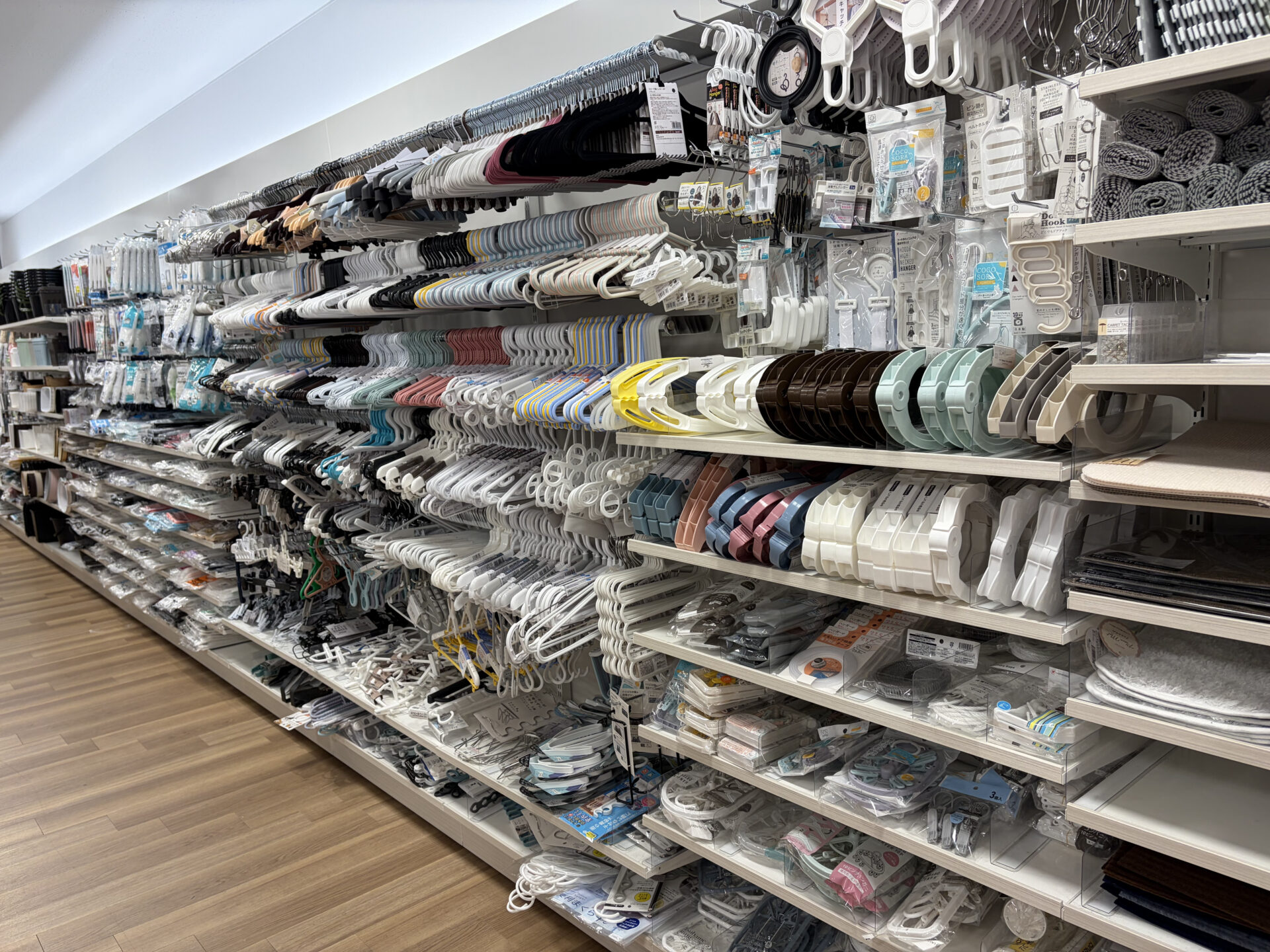 ハンガー売り場