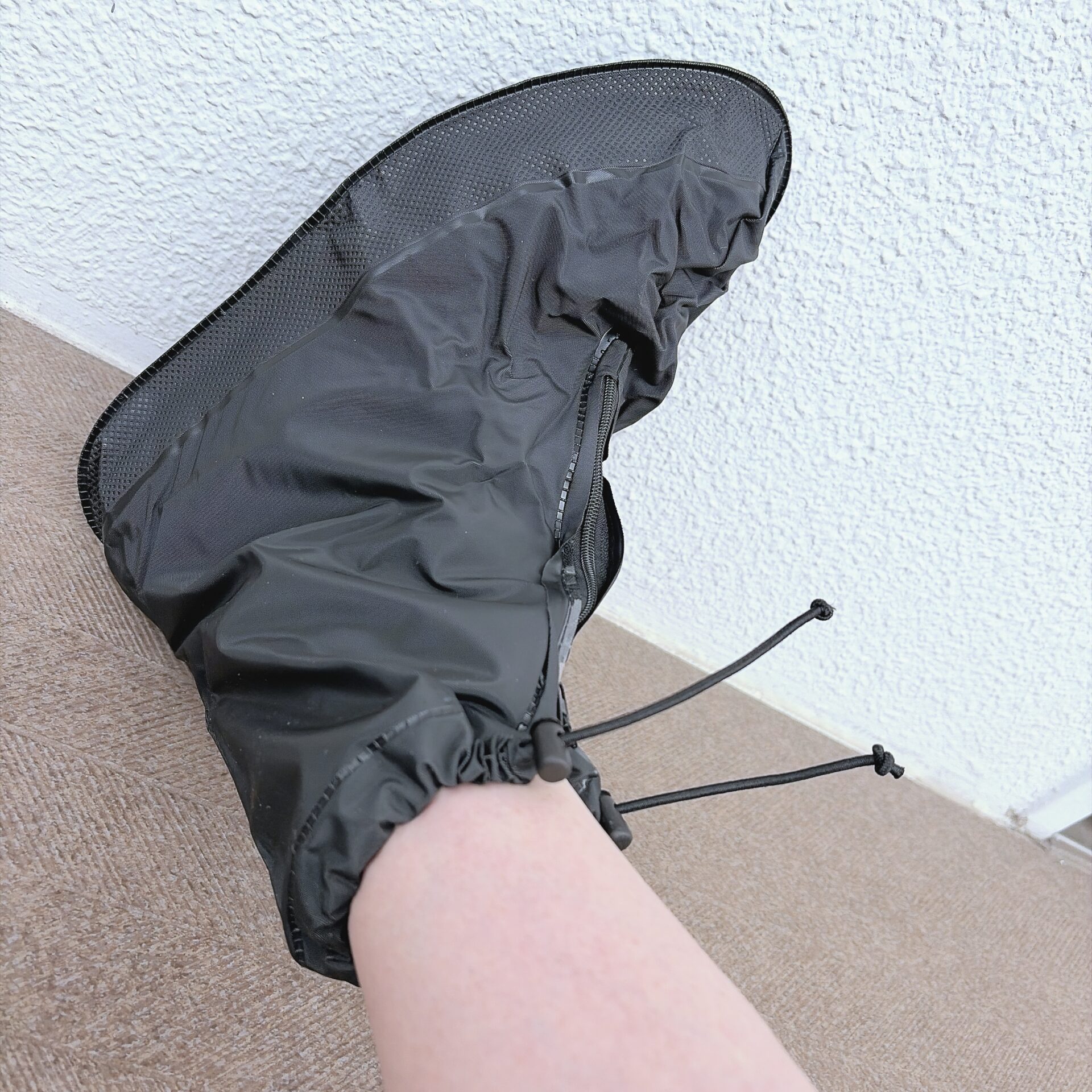 DAISO　シューズカバー（黒)
