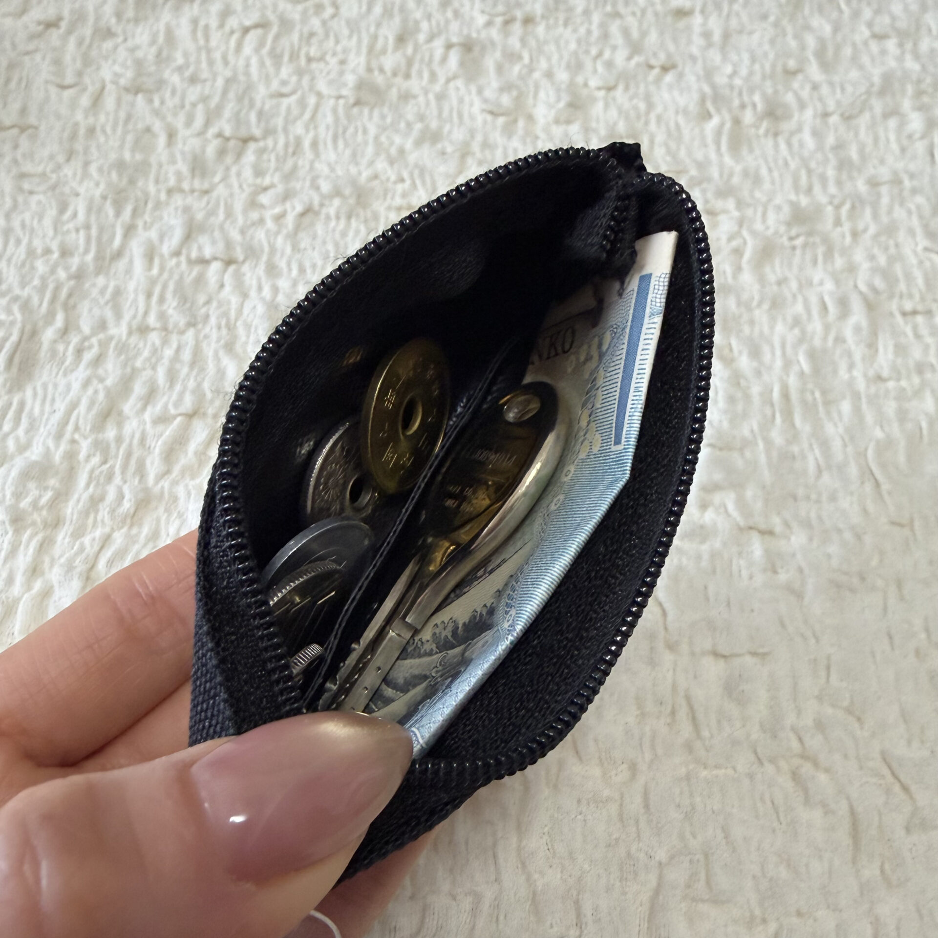 スリムコインケース オーバルカラビナ付き