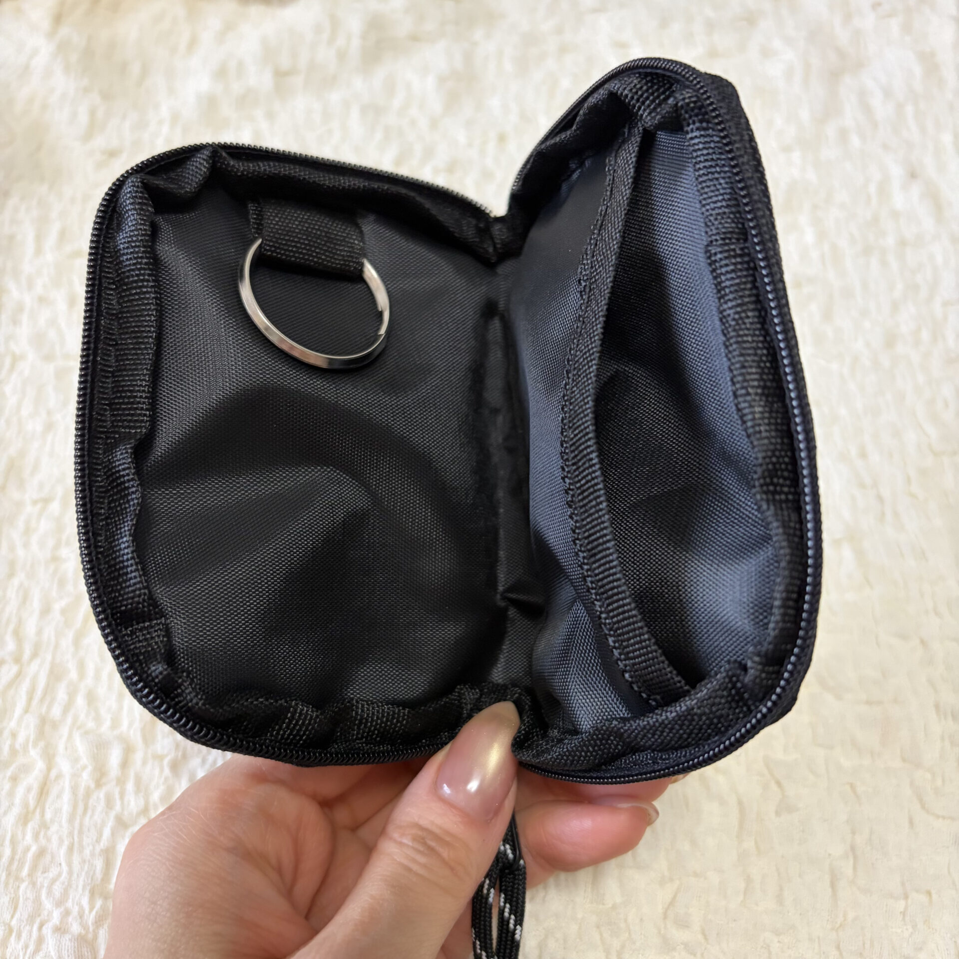 ファスナーキーケース ポケット付き