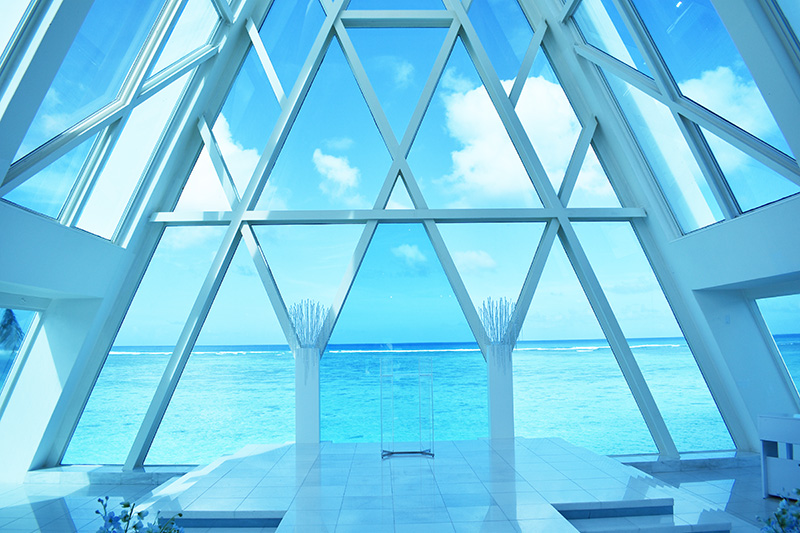 ブルーアステール チャペル内3 | GLAM(グラム)|自分らしく生きる女性に、1日1GLAMを。 ブルーアステール チャペル内3