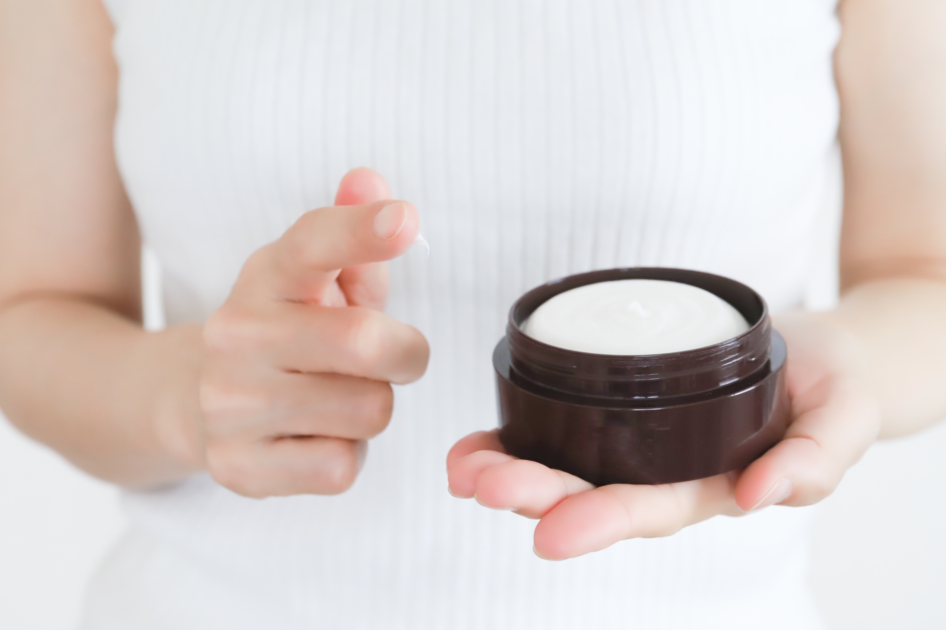 24195136_m | GLAM(グラム)|自分らしく生きる女性に、1日1GLAMを。 田中みな実流のハンドケアと塗り方