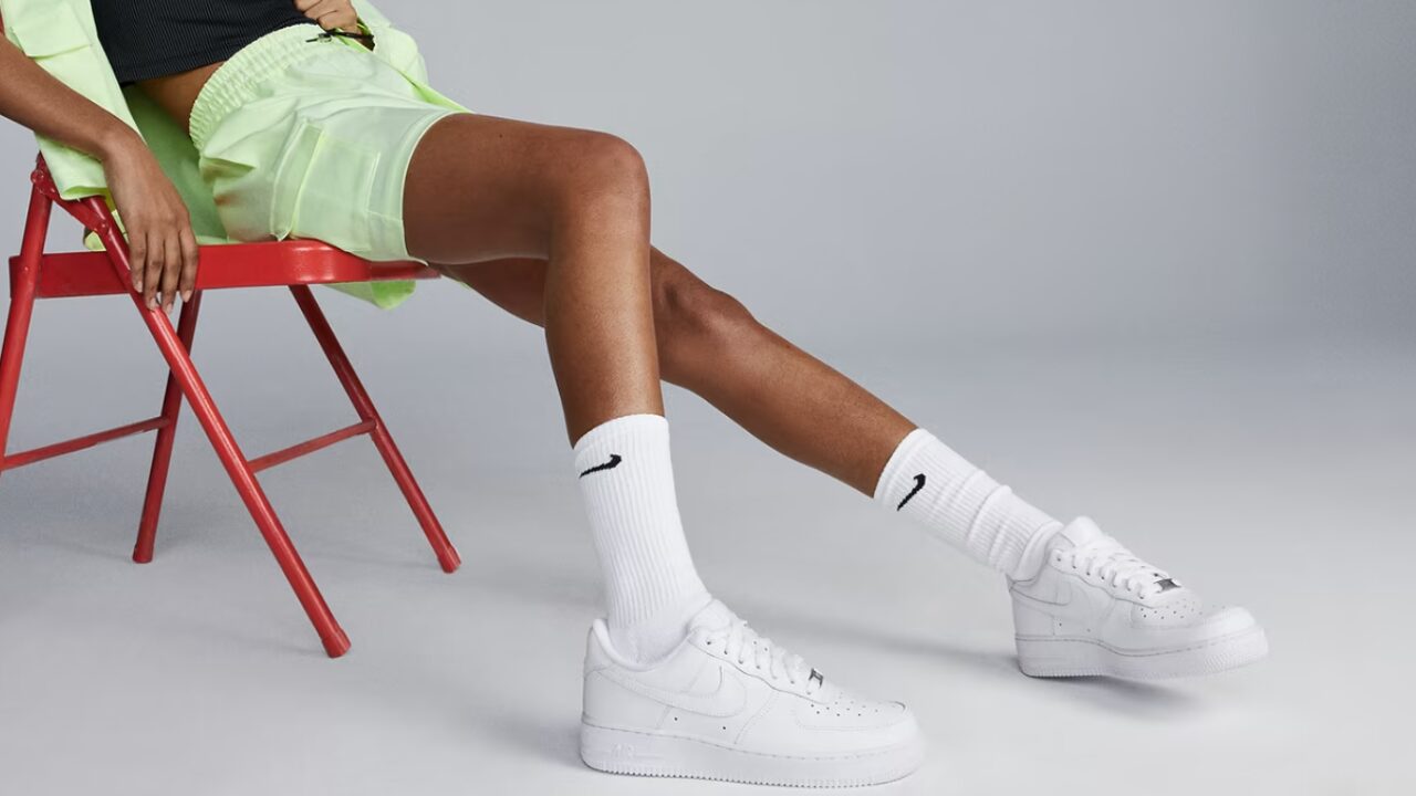 ナイキ エア フォース 1 07 | GLAM(グラム)|自分らしく生きる女性に、1日1GLAMを。 ナイキ公式サイトより引用