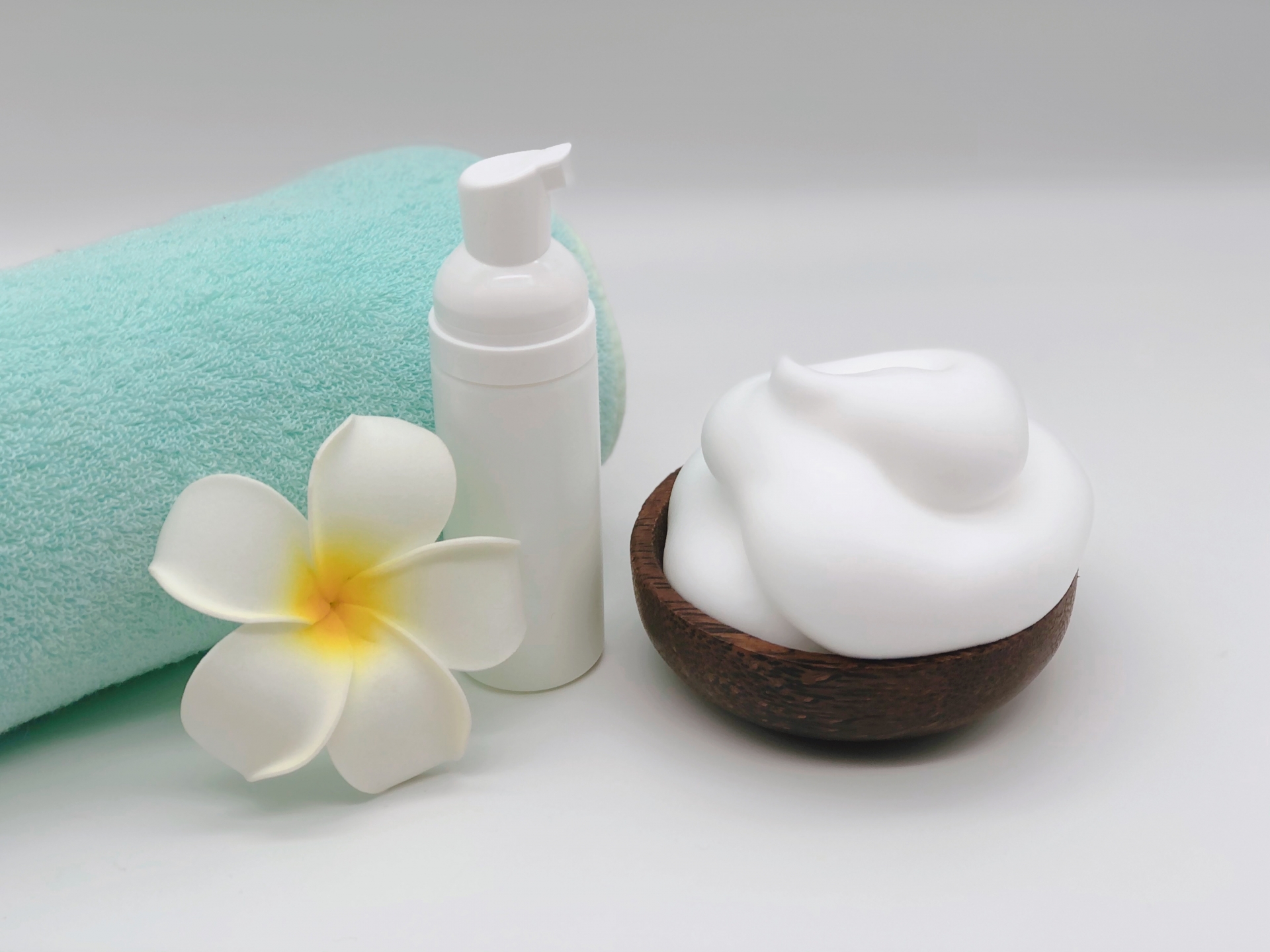 透明感の土台を作る正しいクレンジングと洗顔のルール