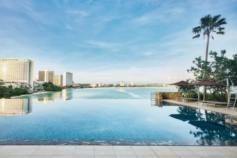 ザ ツバキ タワーのインフィニティプール | GLAM(グラム)|自分らしく生きる女性に、1日1GLAMを。 ザ ツバキ タワーのインフィニティプール