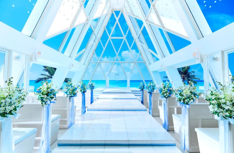 ブルーアステール チャペル内 | GLAM(グラム)|自分らしく生きる女性に、1日1GLAMを。 ブルーアステール チャペル内