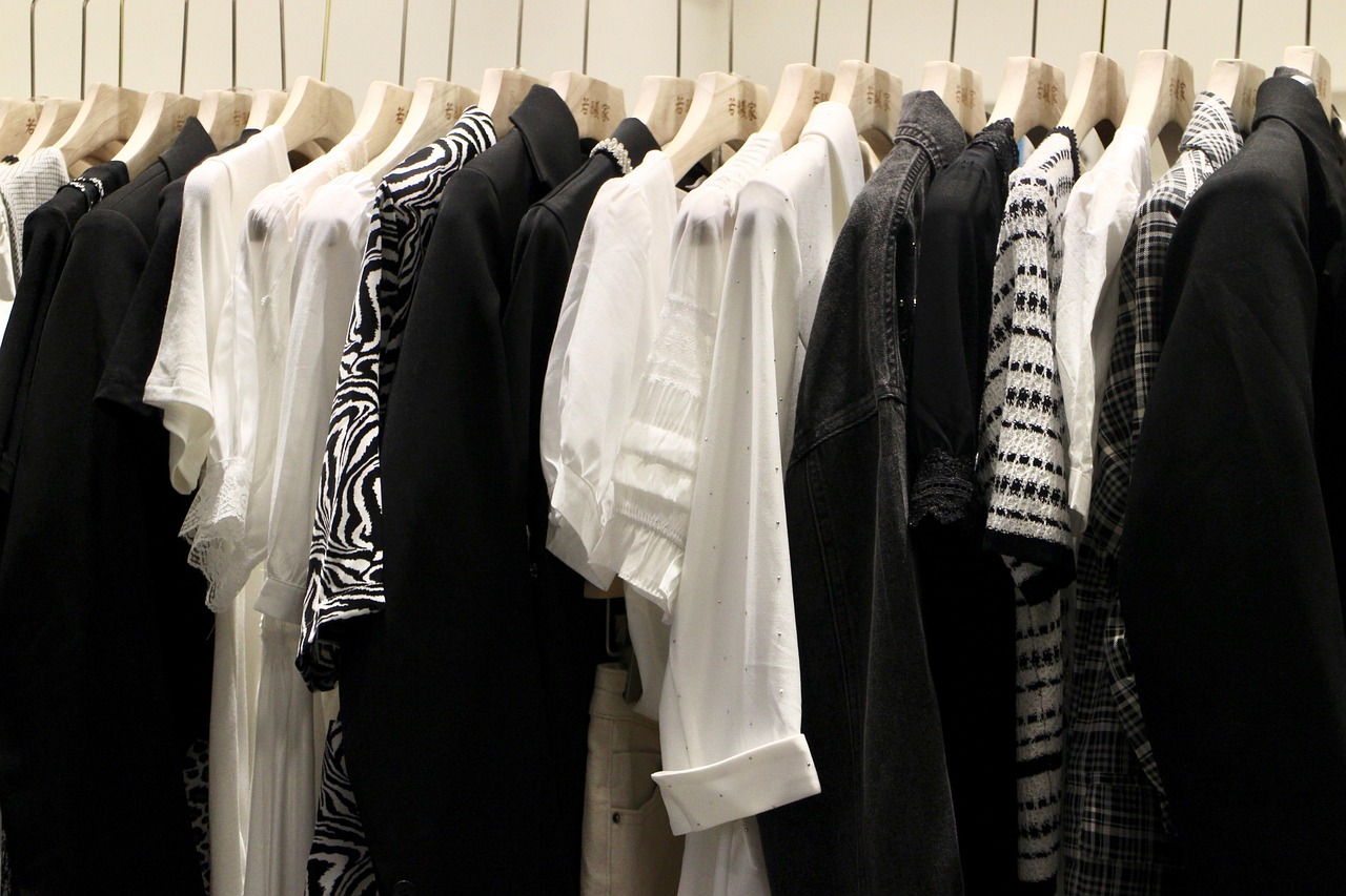 parsleyball-clothes-6811889_1280 | GLAM(グラム)|自分らしく生きる女性に、1日1GLAMを。 どうすればなれる?清楚系女子を演出するファッションの基本