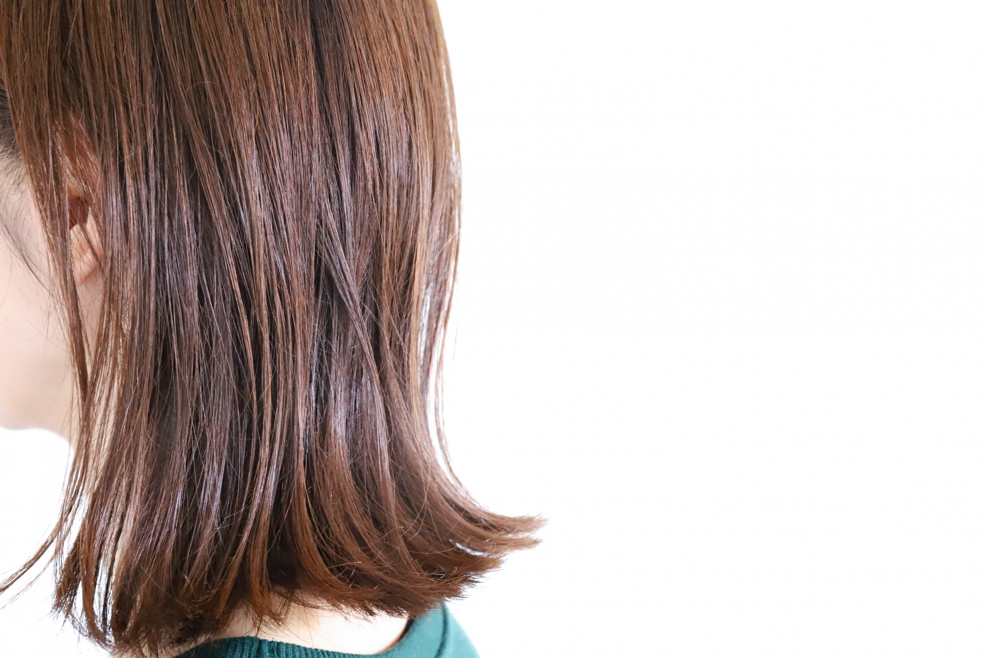 ヘアバームで仕上げる大人女子のスタイリング術