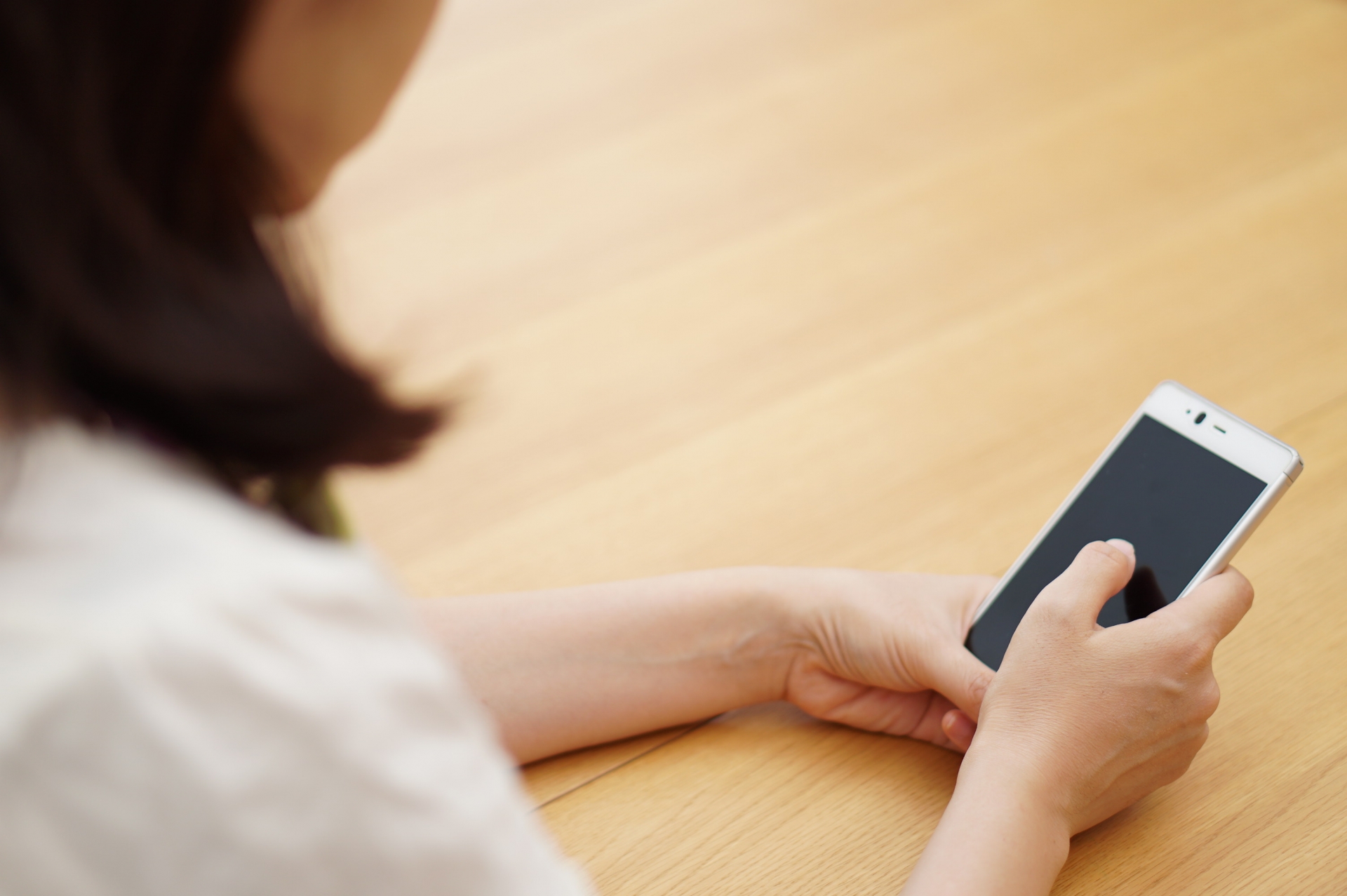 既読スルーや返信の遅さが「脈ナシ」に直結しない理由