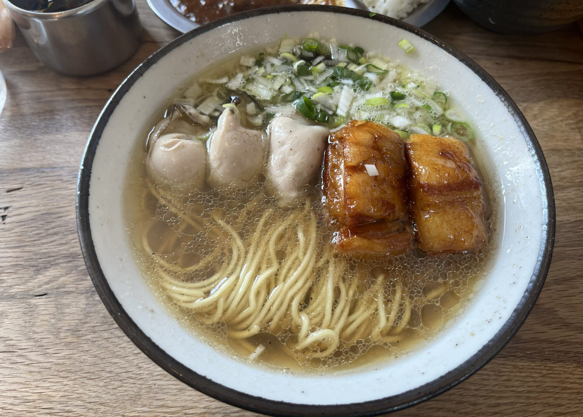 AWANOUTA（カキと角煮の中華SOBA）