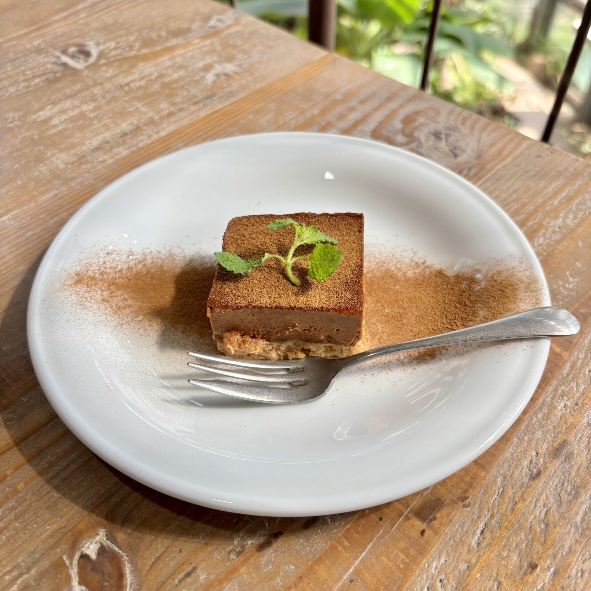 四角く茶色いテリーヌ風ケーキ