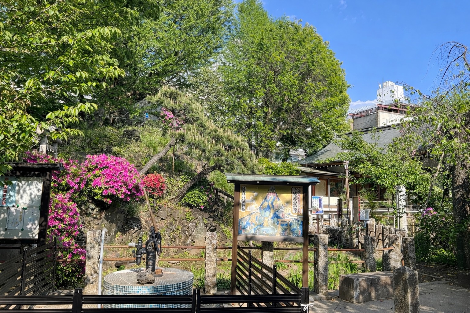 富士塚の全体像