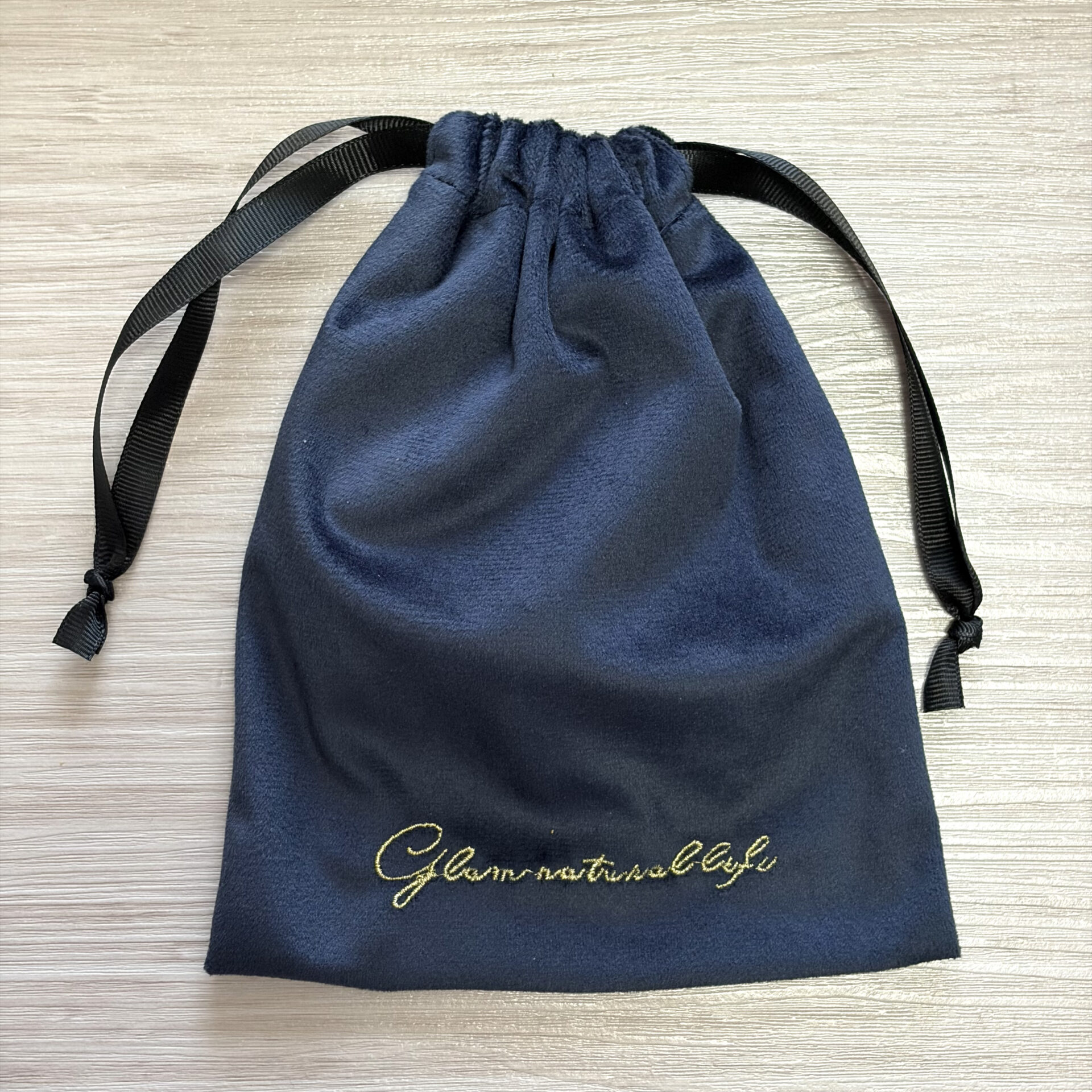 刺繡入り ベロア巾着