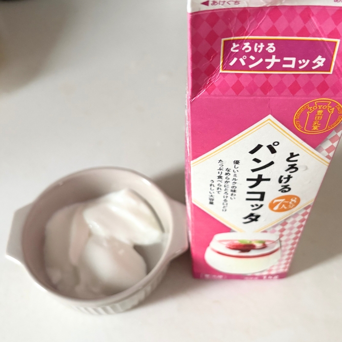 業務スーパーのとろけるパンナコッタ