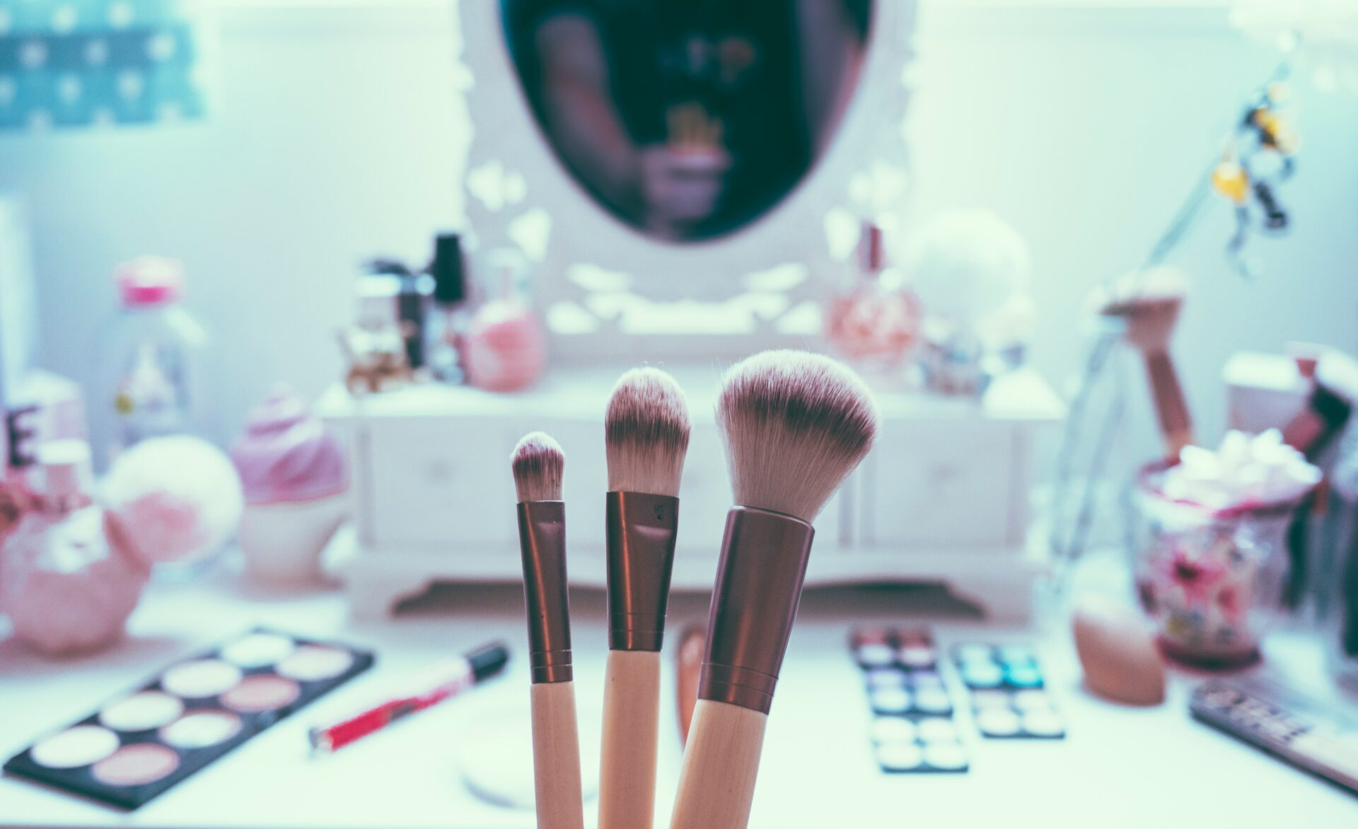 jamie-street-JBQdeLezIxQ-unsplash | GLAM(グラム)|自分らしく生きる女性に、1日1GLAMを。 純欲メイクのやり方