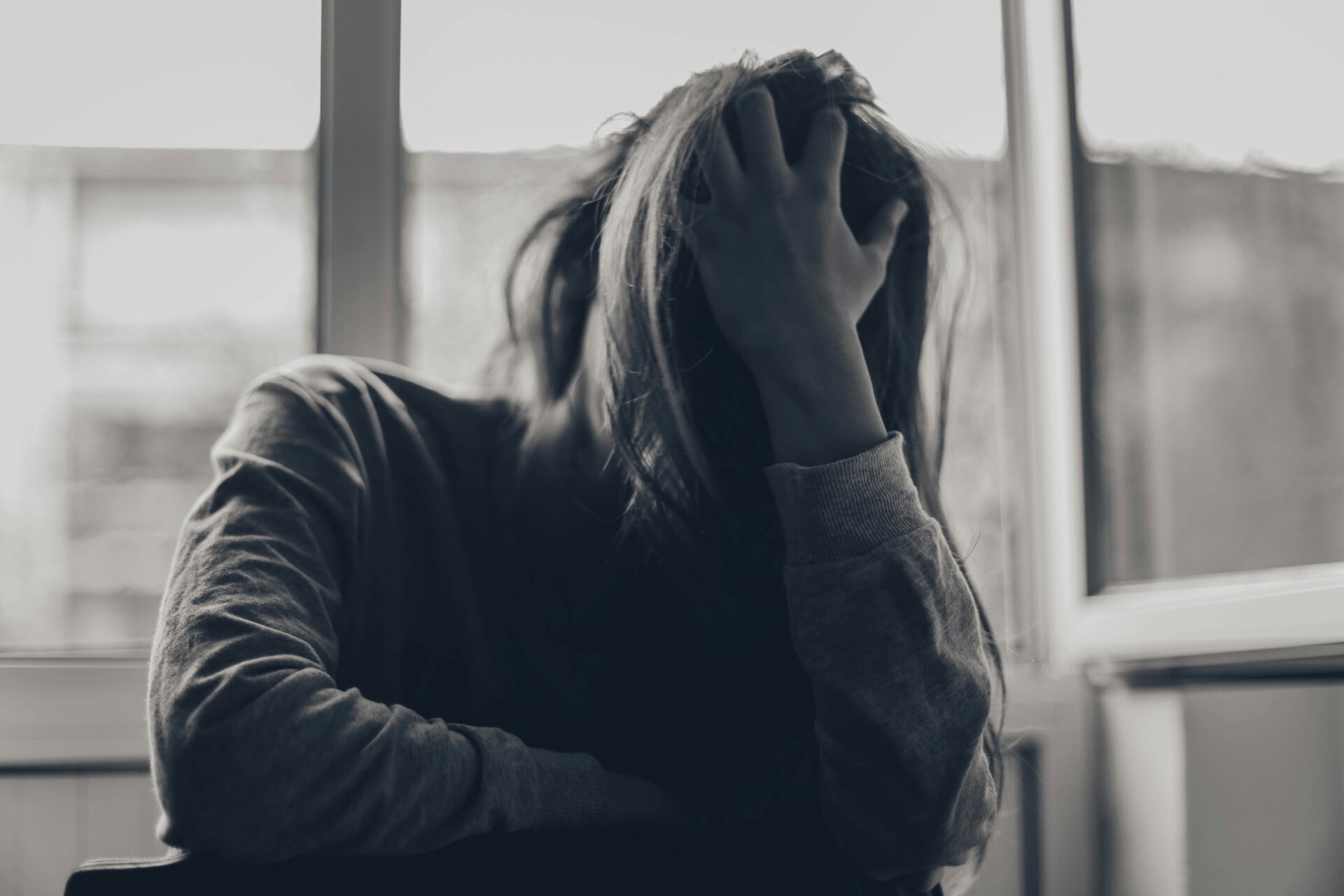 pars-sahin-jq00t2qSnwo-unsplash | GLAM(グラム)|自分らしく生きる女性に、1日1GLAMを。 その疲れは更年期のサイン?40代女性が「自分だけじゃない」と知るために