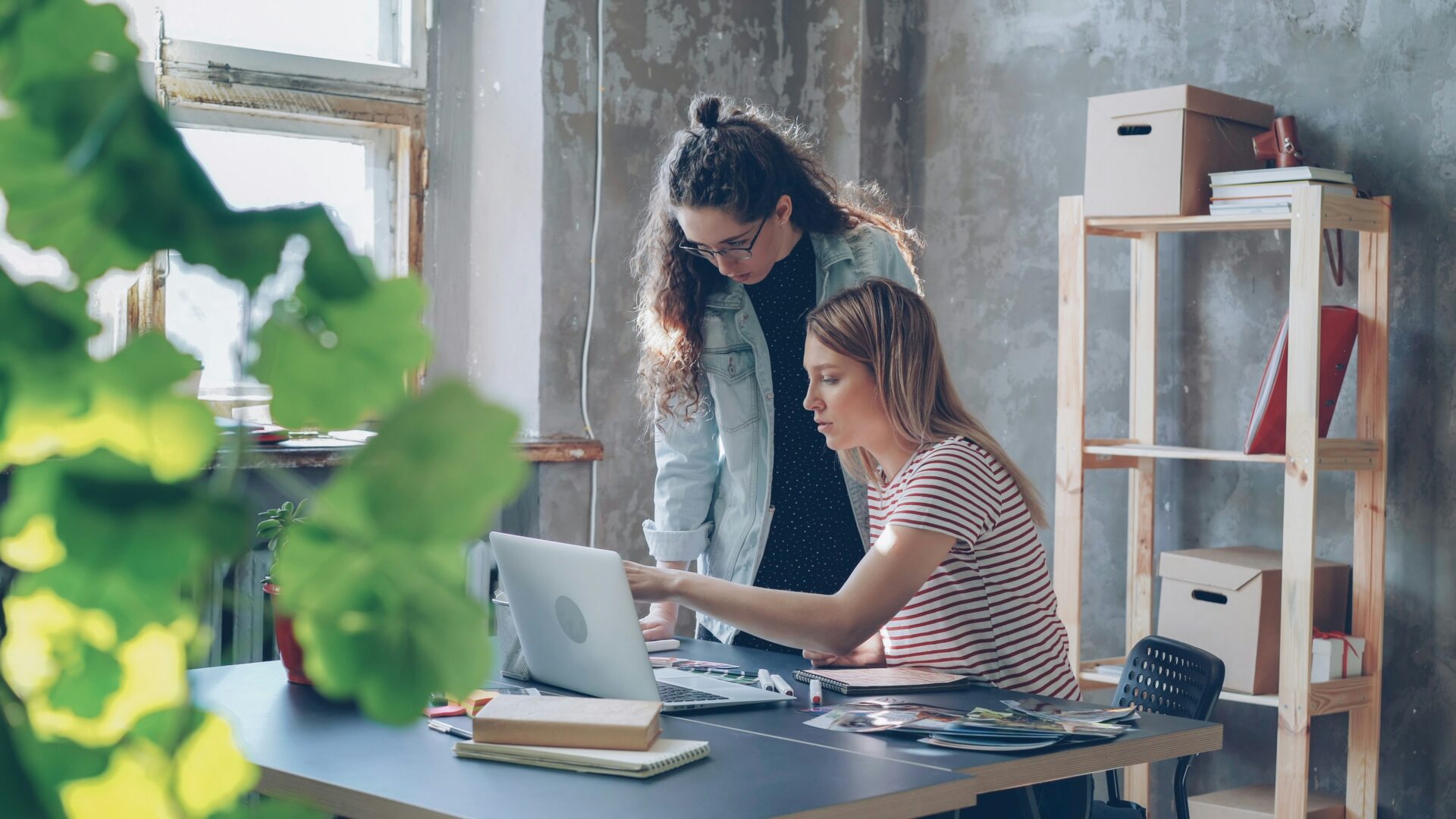 vitaly-gariev-usCj-iE5gRA-unsplash | GLAM(グラム)|自分らしく生きる女性に、1日1GLAMを。 40代で人生が楽しくないと感じやすい人の特徴
