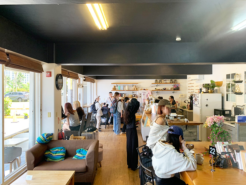 カフェ グッチャの店内