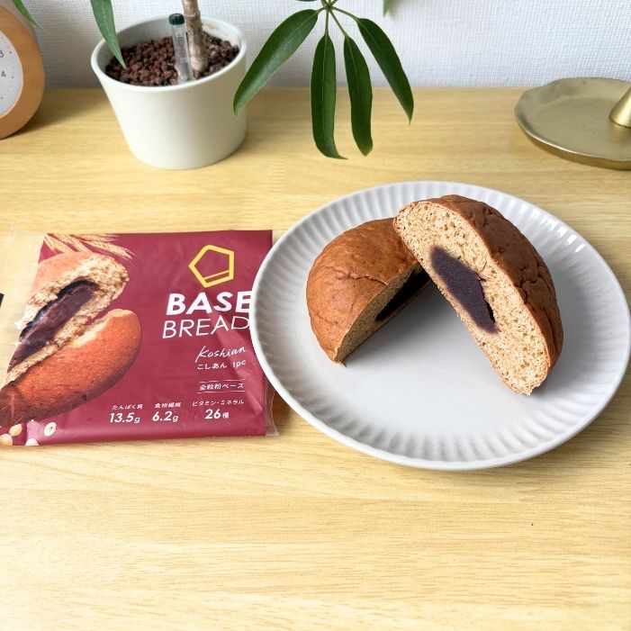 BASE BREAD こしあんをレビュー | GLAM(グラム)|自分らしく生きる女性に、1日1GLAMを。 BASE BREAD こしあんをレビュー