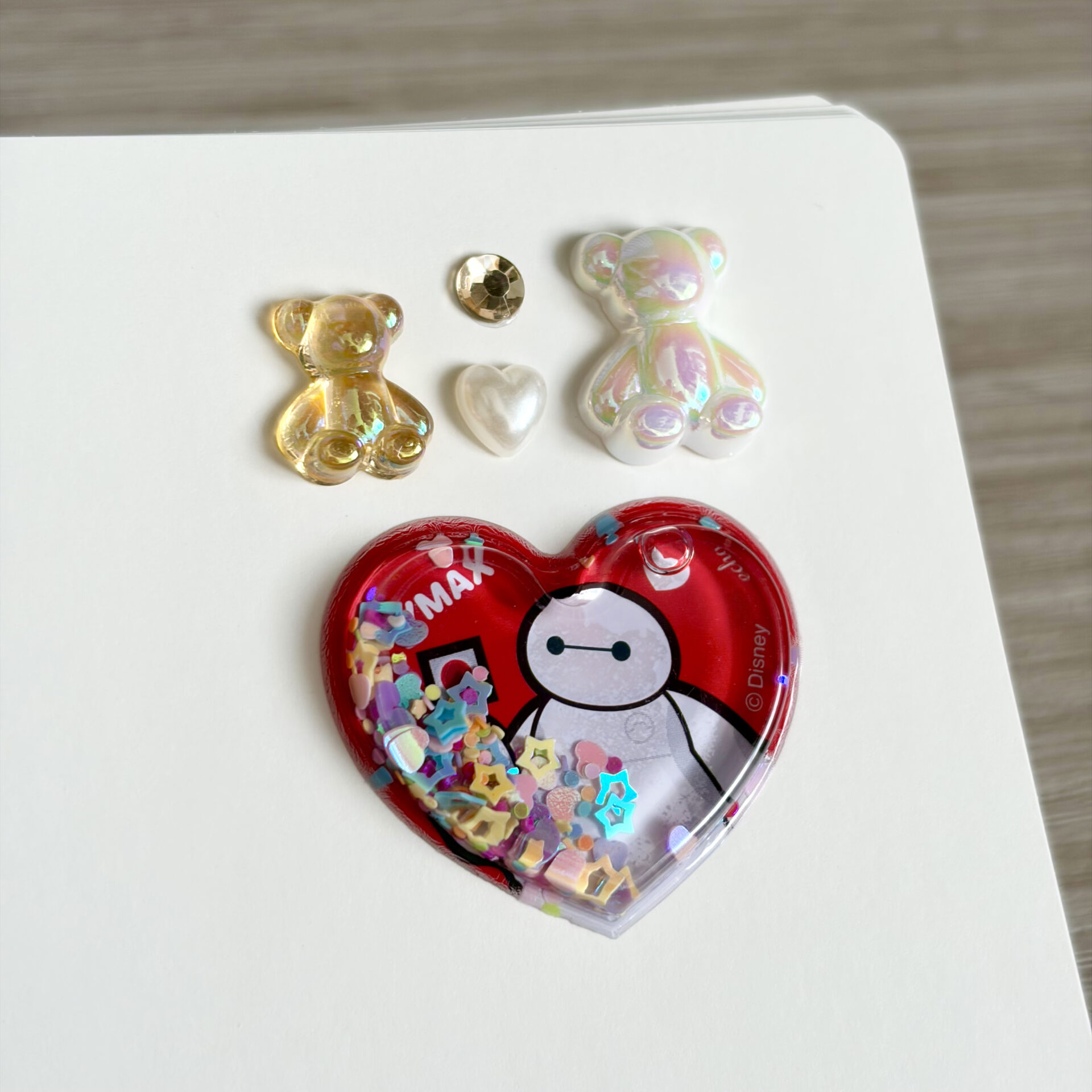 12-3 | GLAM(グラム)|自分らしく生きる女性に、1日1GLAMを。 キャンドゥ Sticker Collecting Book 30Pにシールを貼った状態