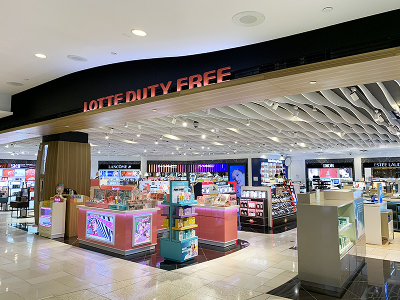 グアム国際空港のロッテ免税店
