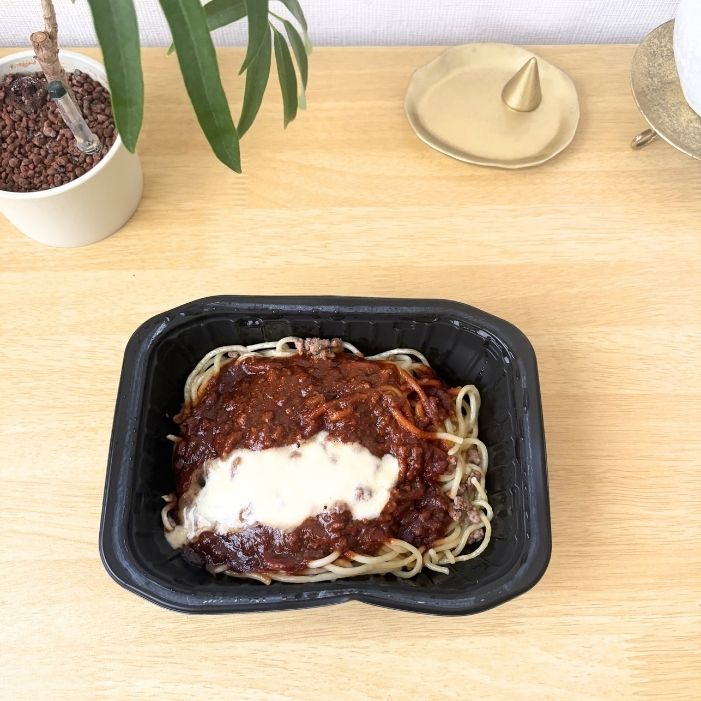 セブン冷凍食品 金のボロネーゼ生パスタを実食レビュー