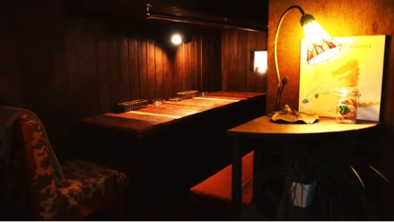 attic room SHIBUYA | GLAM(グラム)|自分らしく生きる女性に、1日1GLAMを。 attic room SHIBUYA公式サイトより引用